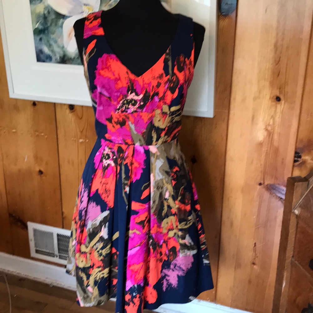 !STUNNING! TRINA TURK FLORAL DRESS